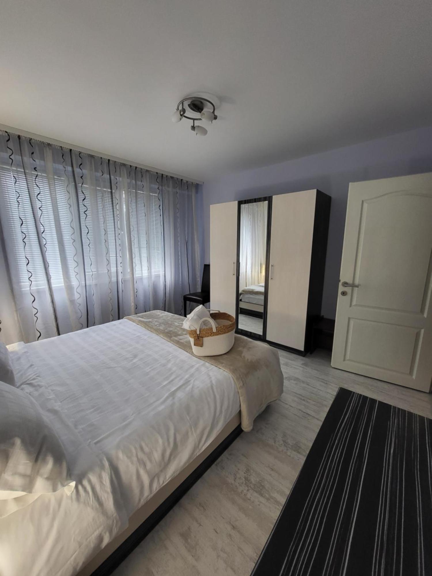 Luny Apartment Ruse Exterior foto